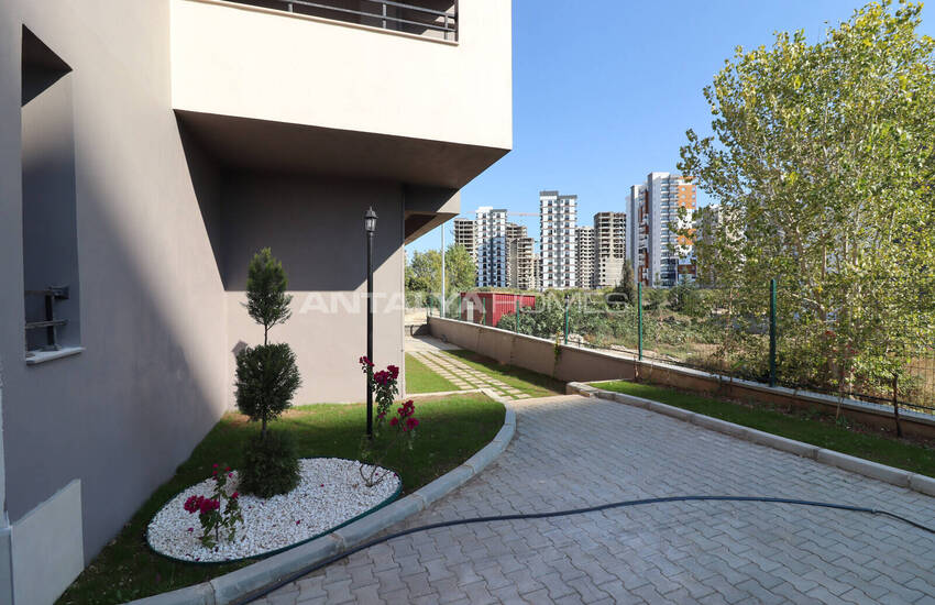 New Build Flats in Complex Close to Beach in Mersin Erdemli 9
