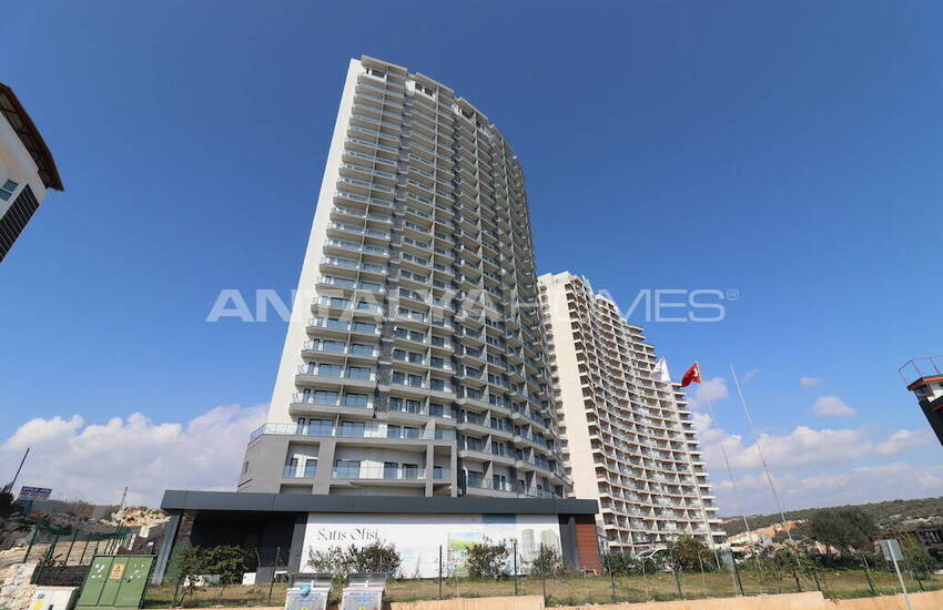 Новые квартиры рядом с морем в Мерсин Аяс 2