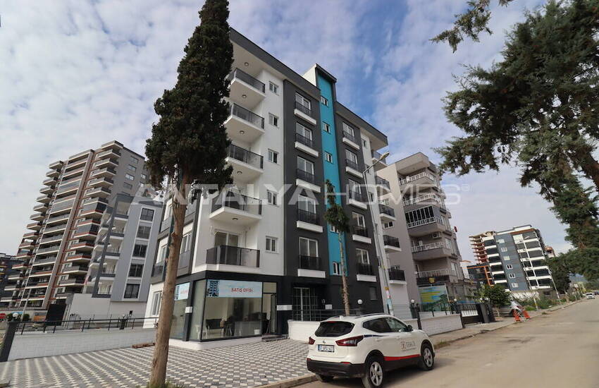 Newly-built Key-ready Flats with 1 Bedroom in Tece Mersin 1
