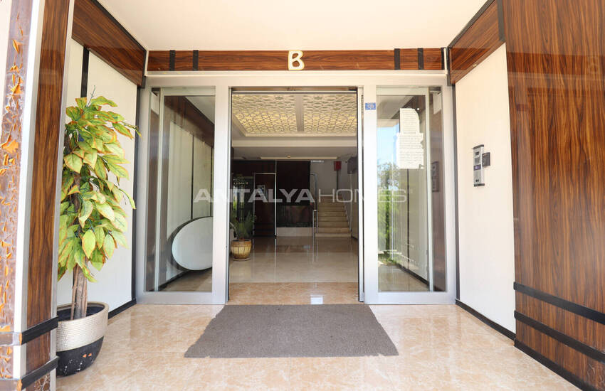 Mersin'de Havuzlu Sitede Uygun Fiyatlı Deniz Manzaralı Daire 10