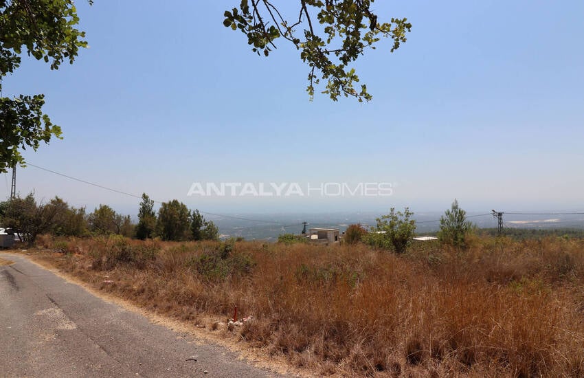 Mersin Erdemli'de Deniz ve Doğa Manzaralı İmarlı Arsa