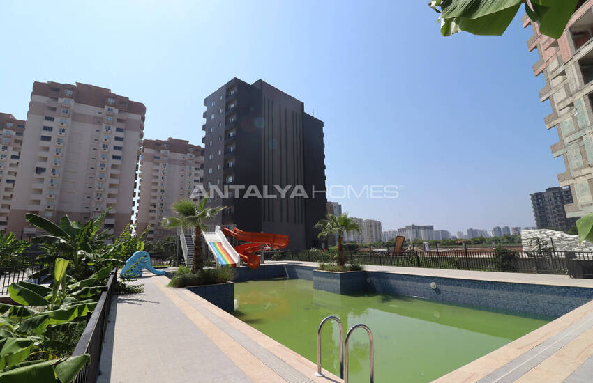 Mersin'de Plaja Yakın Havuzlu Sitede Uygun Fiyatlı Daireler 5