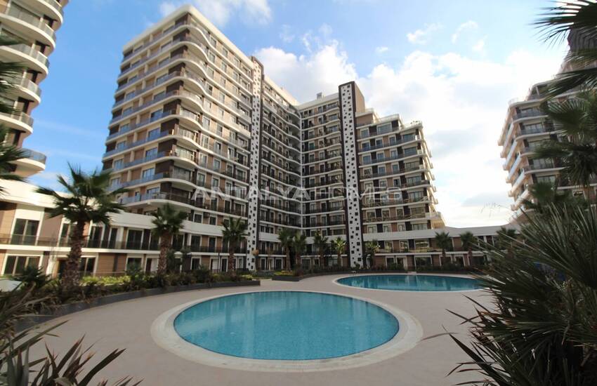 Luxe Apartments in a Complex with Pool in Beylikduzu Istanbul