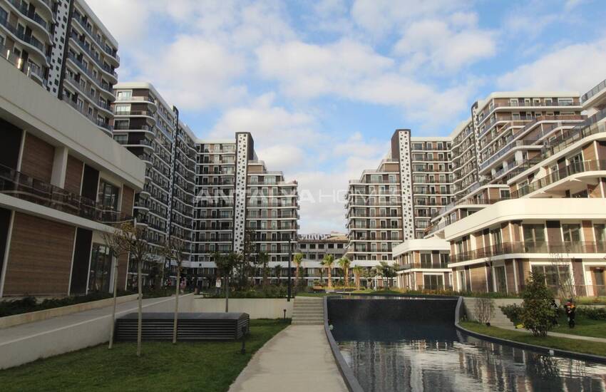 Luxe Apartments in a Complex with Pool in Beylikduzu Istanbul