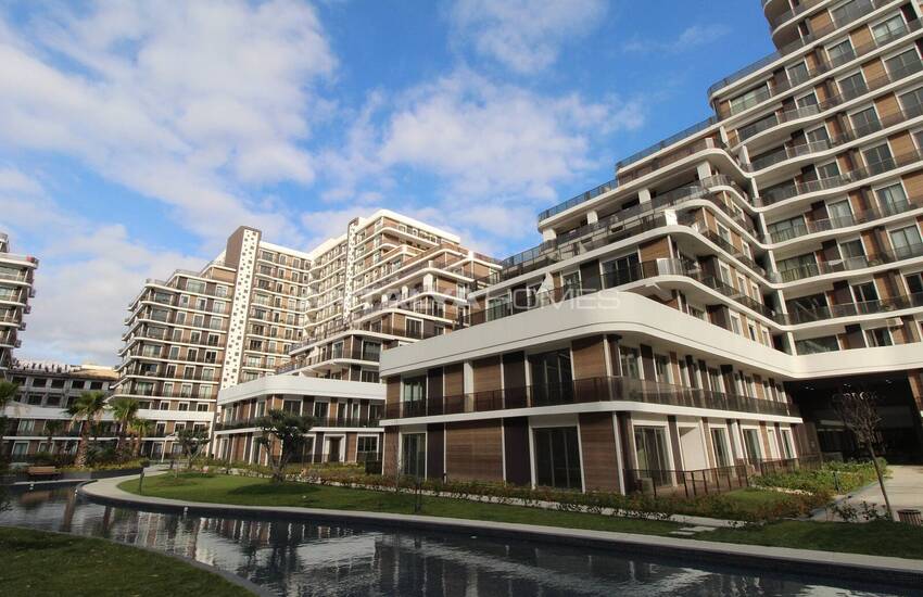 Luxe Apartments in a Complex with Pool in Beylikduzu Istanbul
