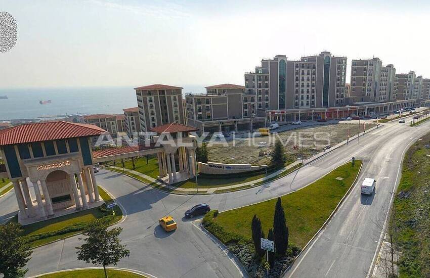 Ready Commercial Properties in a Big Complex in Beylikdüzü