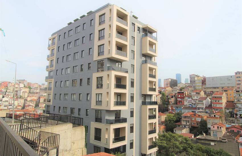 Centrally Located Apartments Next to the Subway in İstanbul