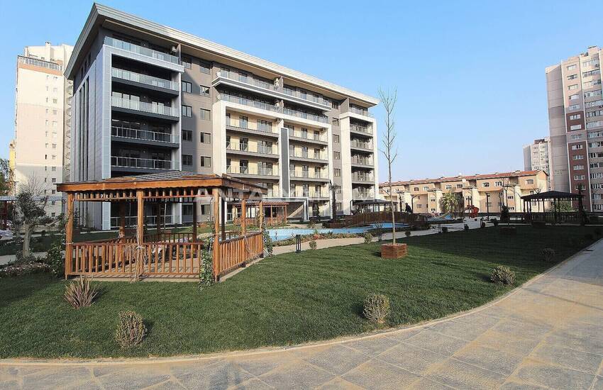 New Apartments in Istanbul Kucukcekmece in a Secure Complex