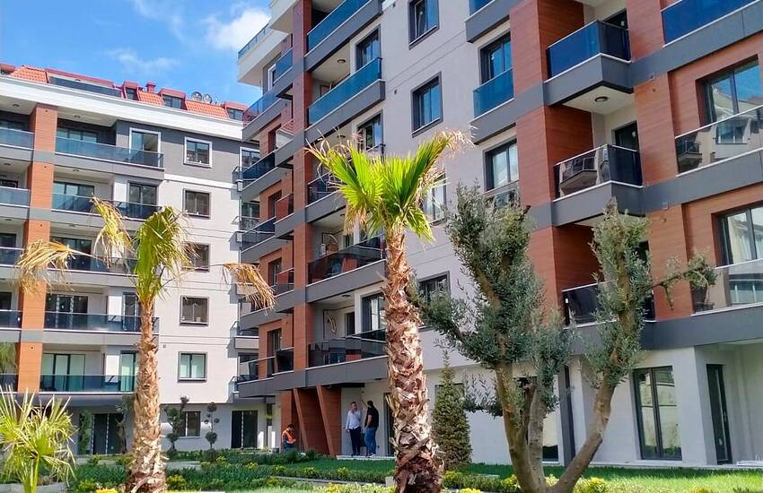 Appartementen In Een Gezinsvriendelijk Complex In Istanbul