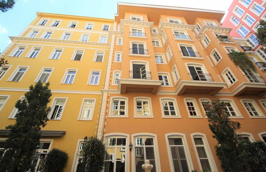 واحد آپارتمانی در بی اوغلو با سبک معماری ایتالیایی