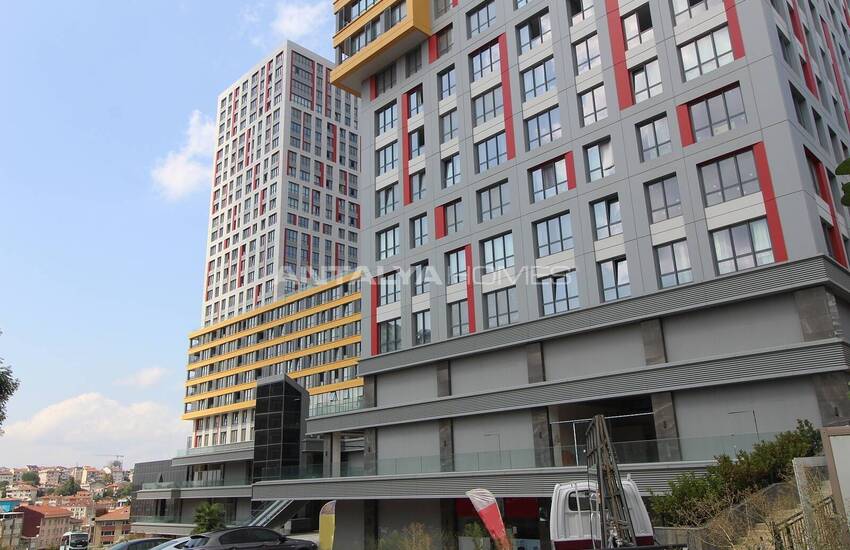 Well Located Real Estate in a Complex in Istanbul Kadikoy