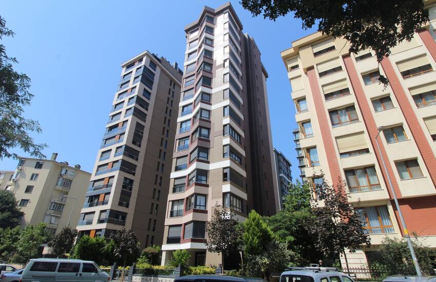 Duplex Apartment Near the Coast in Istanbul Kadikoy