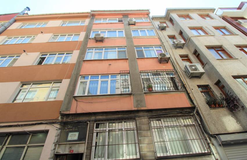 1+1 Wohnung In Luxuriöser Innenausstattung In Fatih Istanbul 1