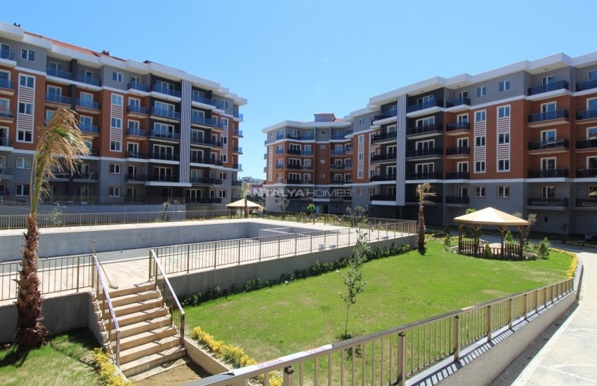 brand new flats with swimming pools in istanbul silivri
