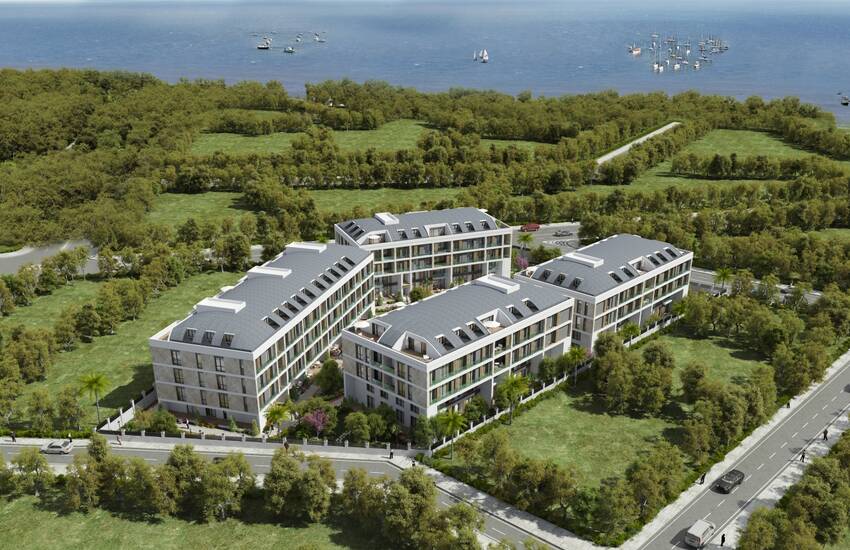 Spacious Real Estate Close to Beylikduzu Marina in Istanbul