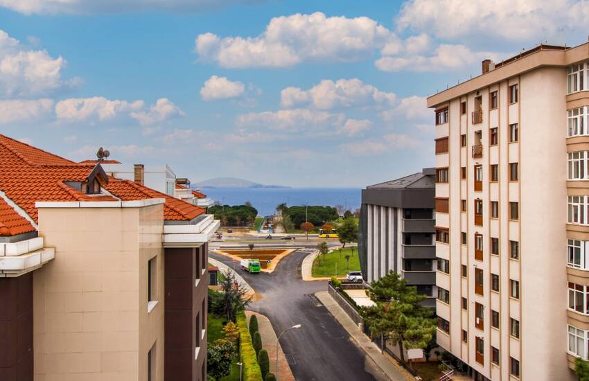 Sea View Flats in a Luxurious Complex in Maltepe Istanbul