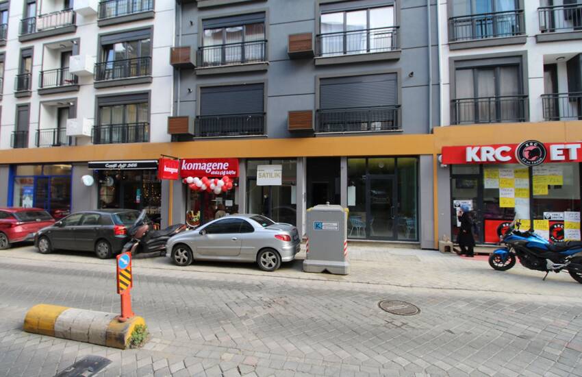 Investering Winkel Op Een Drukke Hoofdstraat In Istanbul 1