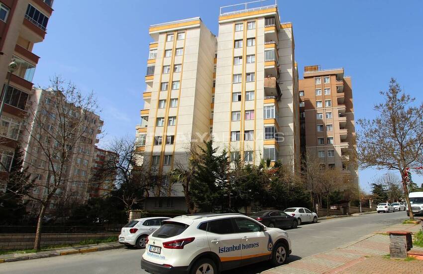 Luxe Properties with Terrace in a Complex in Istanbul Maltepe