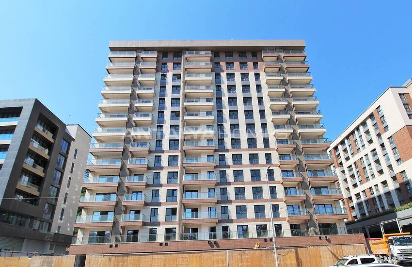 Well Located Properties with Open Balcony in Istanbul