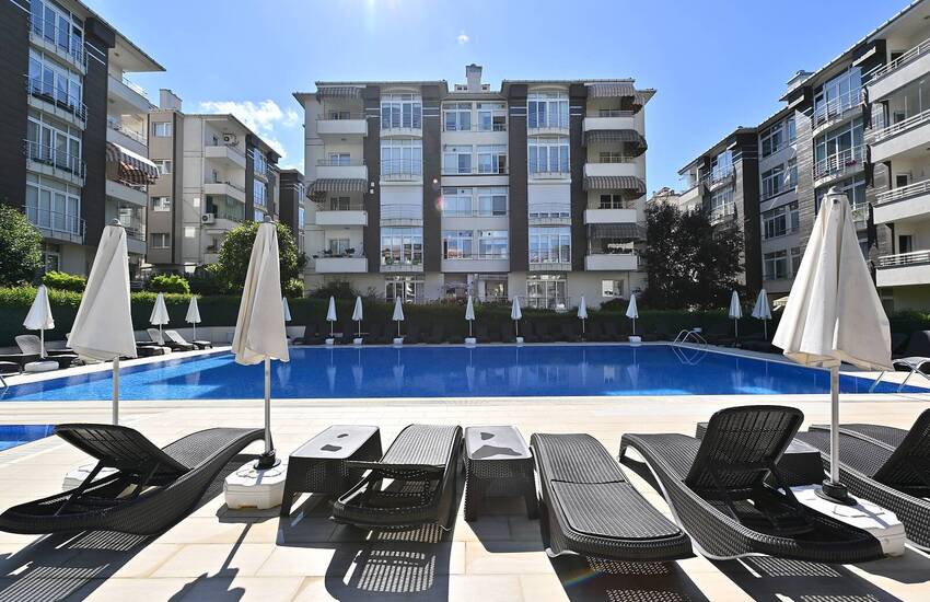 South Facing Apartment in Complex with Pool in Istanbul 1
