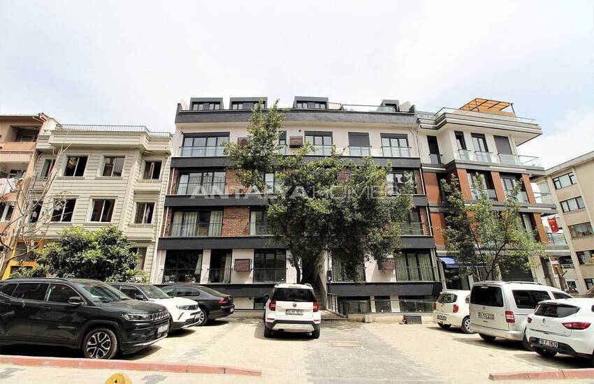 Duplex Apartment Within Walking Distance of the Sea in Kadikoy