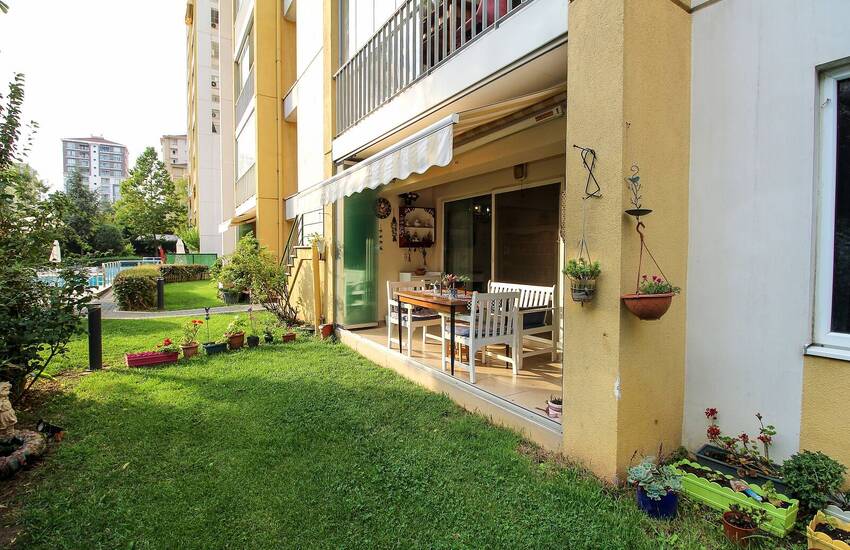 Apartment with Garden in Complex with Security in Istanbul