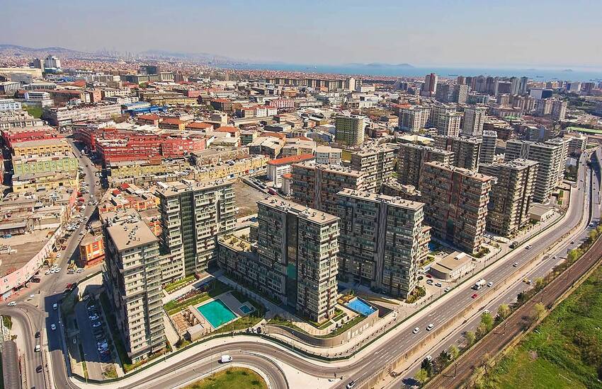 Apartment with Rich Social Facilities in Istanbul Zeytinburnu