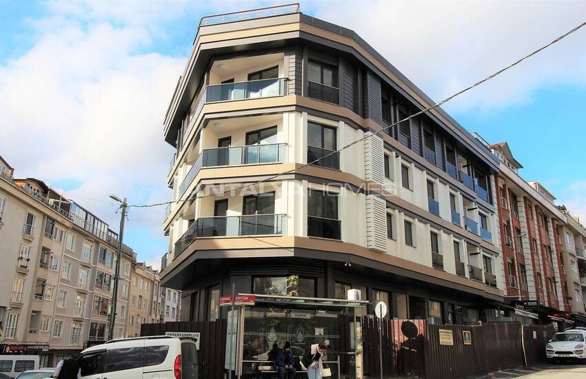 آپارتمان های نوساز با چشم انداز شهر در استانبول، ایوپسلطان
