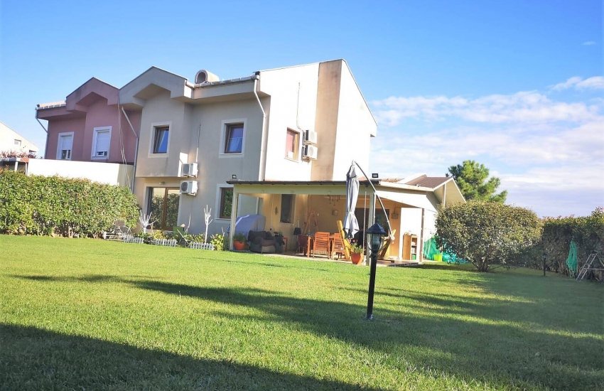 Villa in a Complex with Rich Facilities in Sariyer Istanbul 1