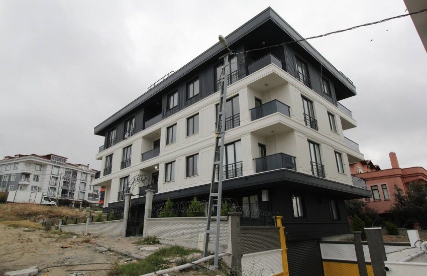 شقة دوبلكس من 4 غرف نوم بموقع رائع في اسطنبول بيليك دوزو