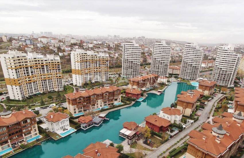 Lägenheter I Ett Komplex Med Pool Nära Sjön I Istanbul