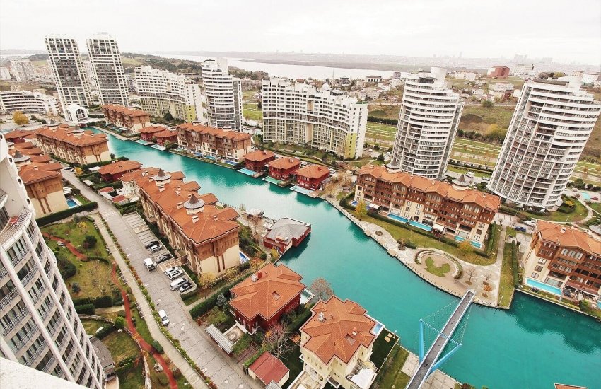 Flats in a Complex with Pool Close to the Lake in Istanbul