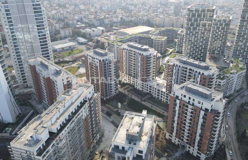 آپارتمان های نوساز نزدیک به ایستگاه مترو در کارتال، استانبول