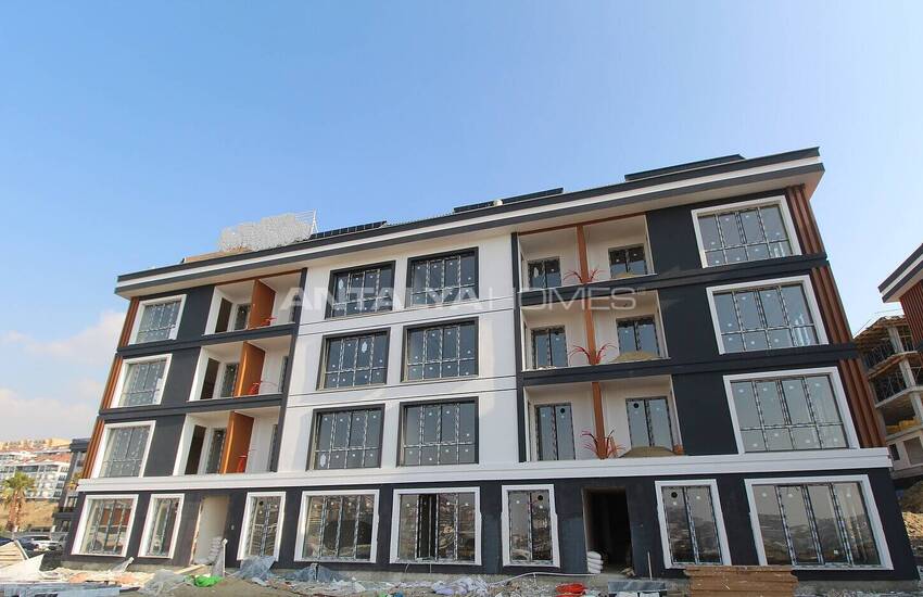 Spacious Real Estate in Central Location in Istanbul Beylikduzu