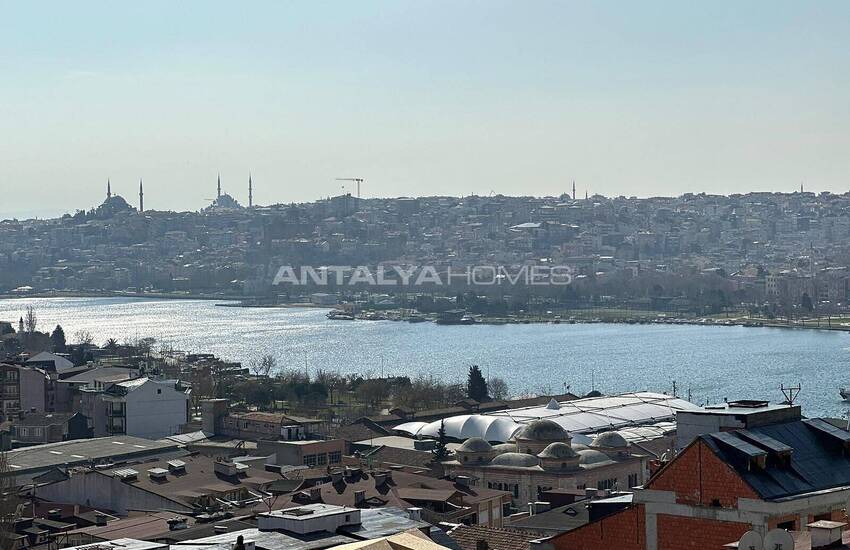 شقة واسعة مطلة على البحر ومطبخ منفصل في بيوغلو، اسطنبول