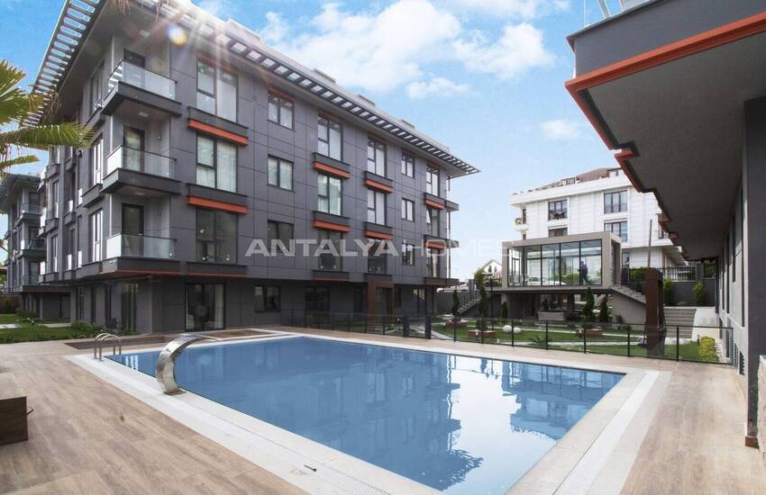 آپارتمان 2 خوابه کاملا مبله با حیاط در استانبول