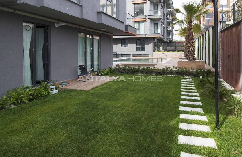 Furnished 2+1 Apartment by the Pool in Beylikduzu Istanbul
