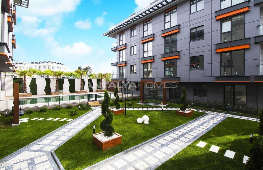 Furnished 2+1 Apartment by the Pool in Beylikduzu Istanbul