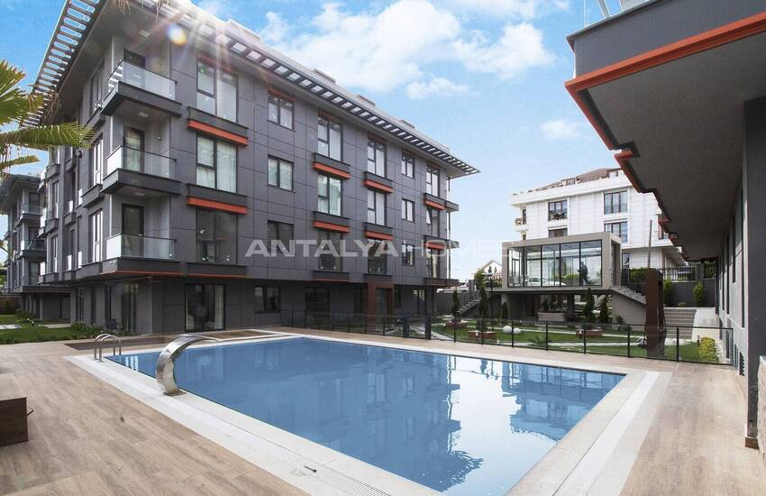 Fully Furnished 2+1 Apartment with Garden in Istanbul