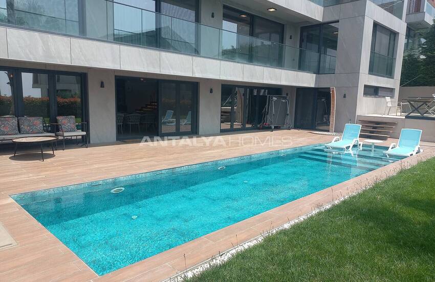 Triplex Houses with Private Pools and Elevators in Buyukcekmece