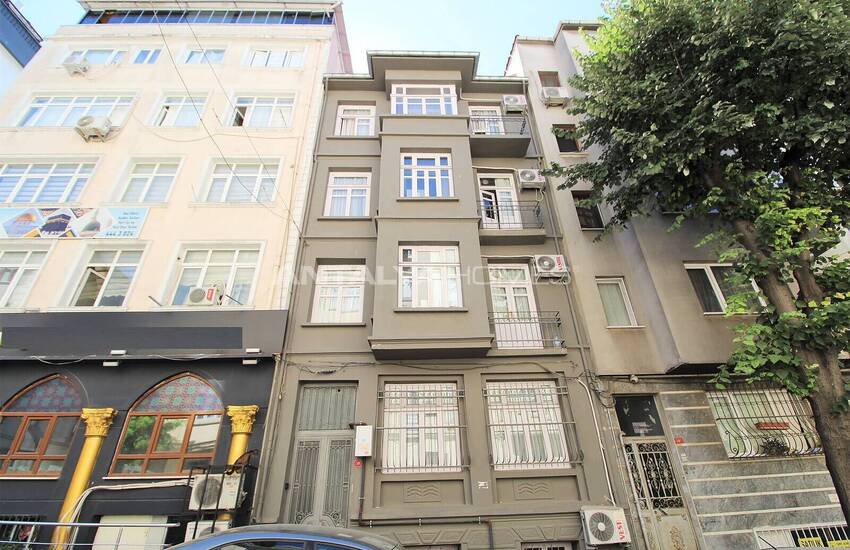 5 Verdiepingen Gebouw Geschikt Voor Airbnb In Istanbul 1