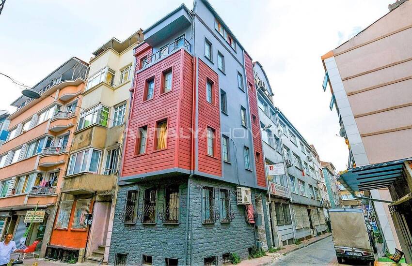 Gehele Gebouw Met 6 Gemeubileerde Appartementen In Fatih 1