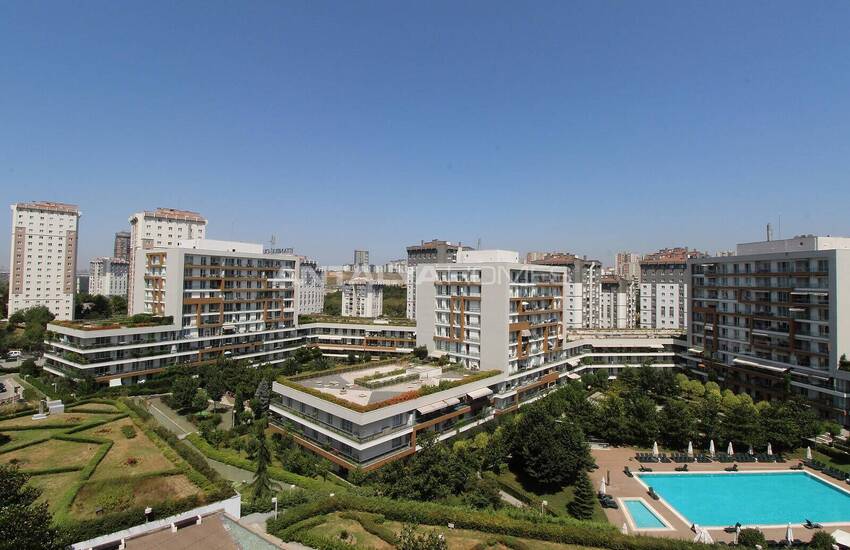 Rymlig Lägenhet I Ett Komplex I Istanbul Kucukcekmece