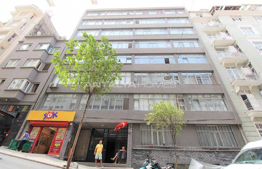 Ruim Appartement 400 M Van Istiklal Avenue In Istanbul 1