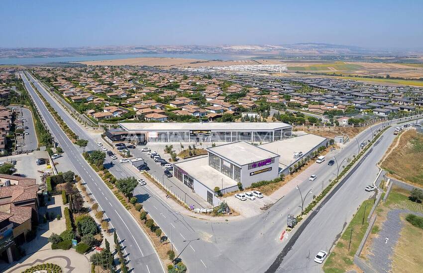 Immobiliers Commerciaux Dans Un Centre Commercial À Istanbul