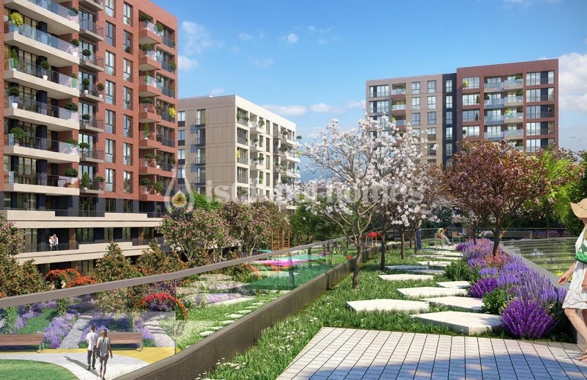 Luxurious Apartments with Contemporary Landscaping in Avcılar