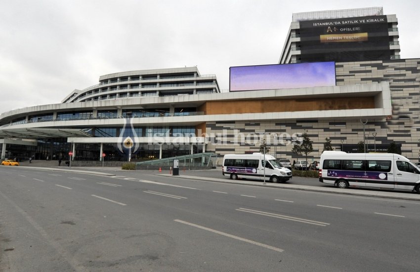 Spacious Offices with the Biggest Shopping Center in Eyüp