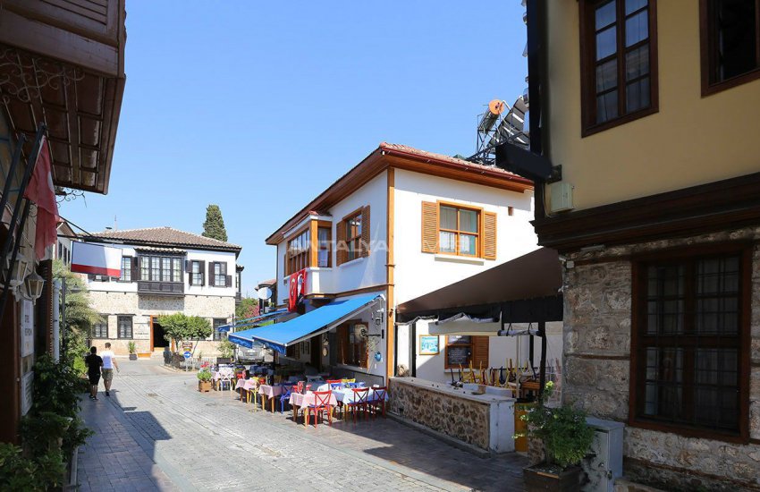 Well-located Commercial Property in Kaleici Antalya 2