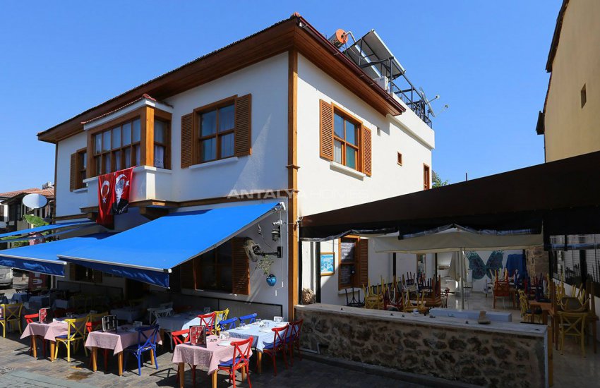 Well-located Commercial Property in Kaleici Antalya 3