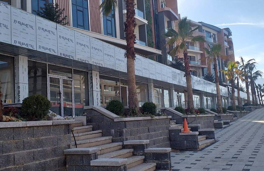 Spacious Shops in a Luxury Residential Complex in Basiskele Kocaeli